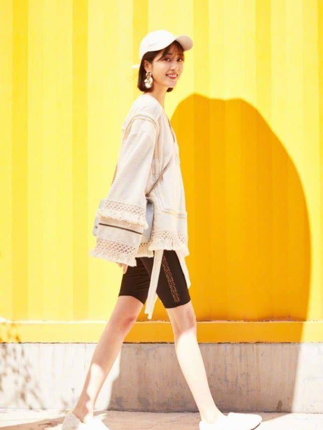 有种切勿模仿叫李溪芮秀腿,拿"电线"当鞋绑,却赢过同框的李纯_黑色