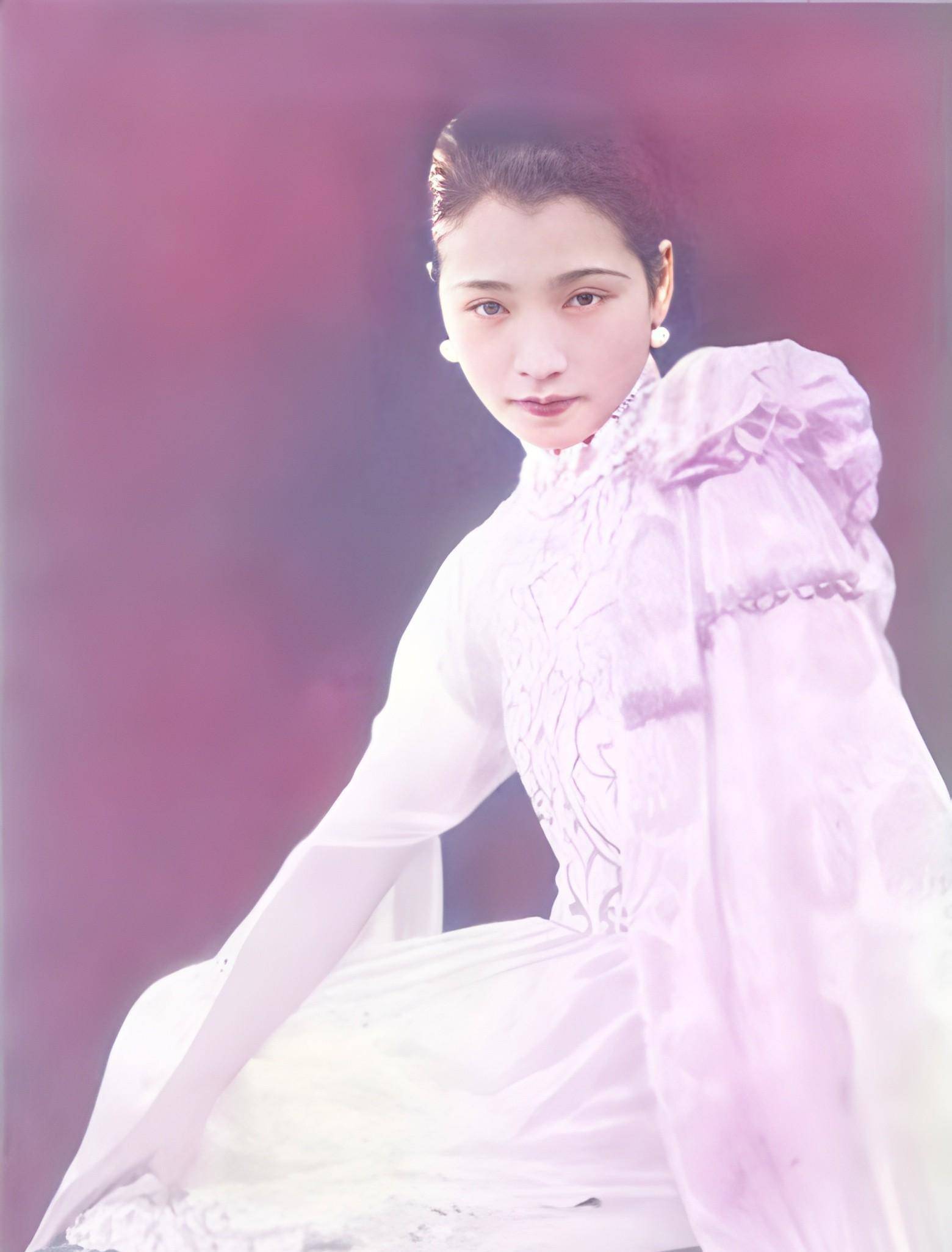 中,她长相丑能力平平,父母爱,丈夫宠,儿女孝,她凭啥_姐姐_周稚芙_哥哥