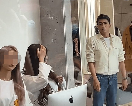 林更新现身自家理发店,店里冷清脸色疑不好?