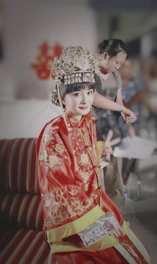 杨幂与佟丽娅袁姗姗同框模样水灵超抢眼_照片_吕一_设计