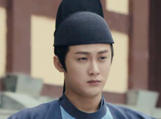 许凯终于有新剧要播了,跟李一桐组cp,而这三位男配都是荧幕男神_李泽