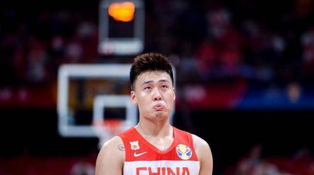 赵睿在身穿美国国家队队服事件发生以后,还是一脸无辜的在社交媒体