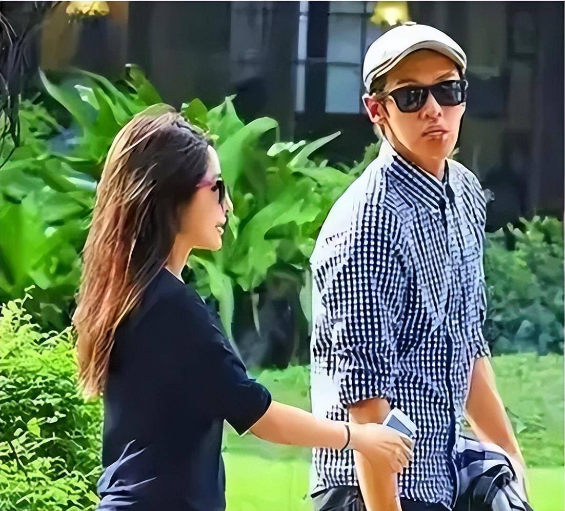 岁女孩萧亚轩宣布再次单身,等待手术时显得憔悴瘦弱_爱情_网友_王阳明