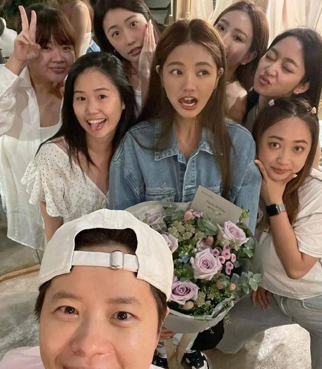 当然,今日的重点并不是在许维恩,而是她的姐姐许路