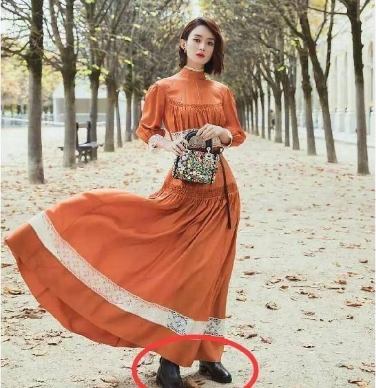 赵丽颖再次撞衫baby,这次虽没输时尚感,脚上的鞋子却丑出天际!