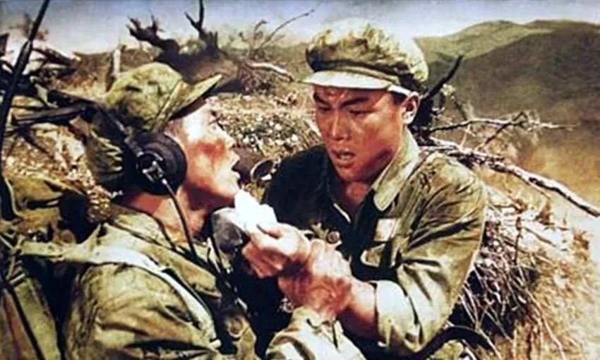 由于战事紧急,王成和王文清的对话还未结束,王成的部队就补充上了前线