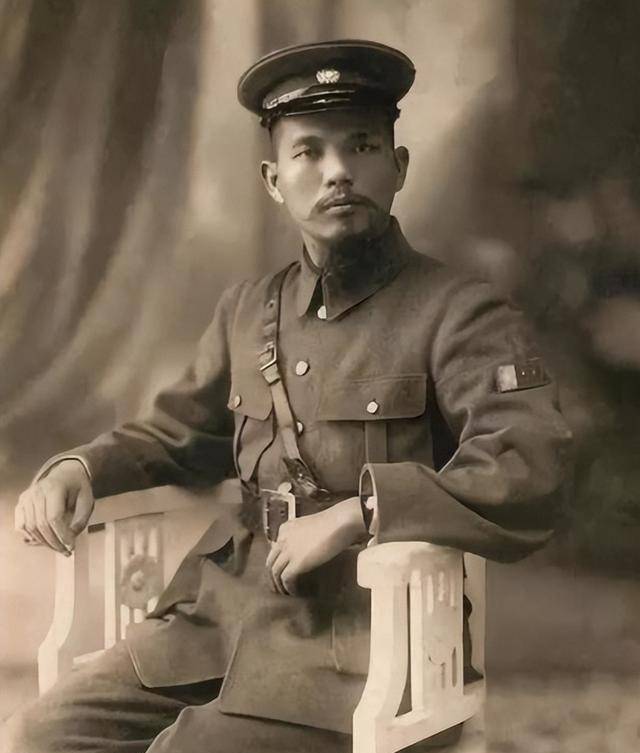 桂系军阀第四号人物,曾是政坛不倒翁,晚年只能在香港做寓公_黄旭初