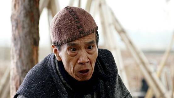 中的买官人,《还珠格格》中的骗子,《鹿鼎记》中的胖头陀,颜冠英出演