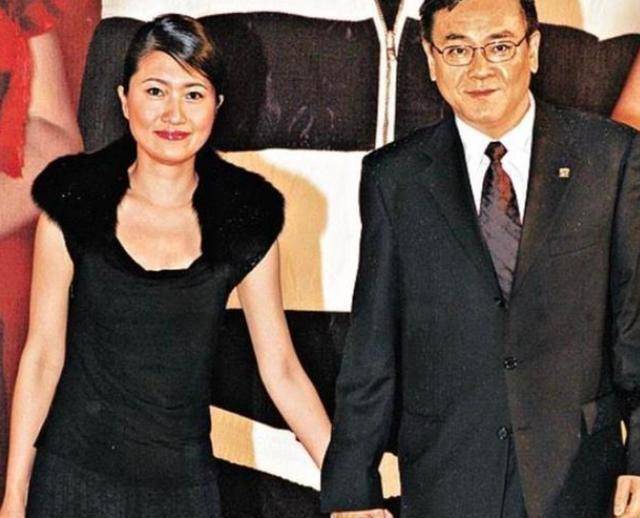 著名导演一边对妻子大喊丁克到老,一边却与情人生孩子,今已5岁