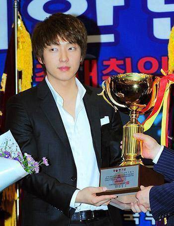 「全能李准基」热爱运动的演员,撩到你的何止于腹肌_动作_跆拳道_武术