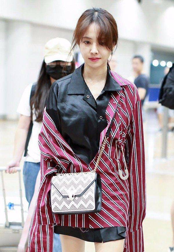 37岁蔡依林机场频频放胸,近照更是被指模仿宋茜_地位_歌坛_前辈