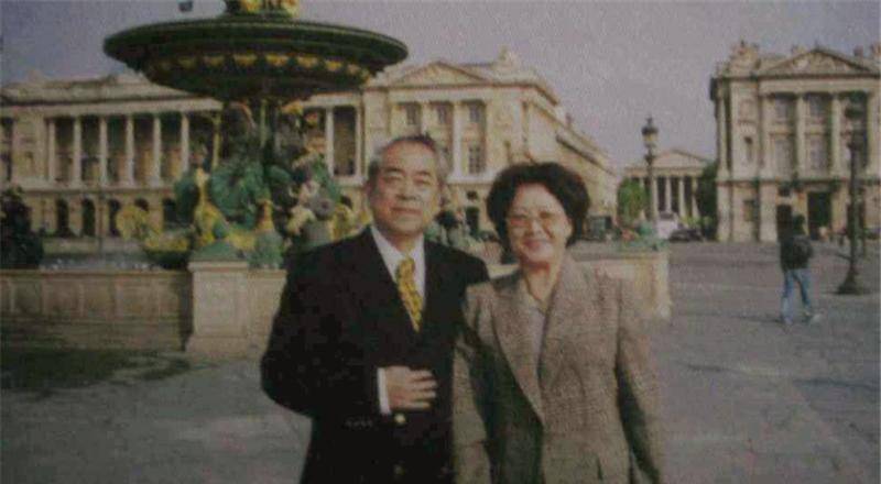 尽管遭到了很多人的质疑诋毁,但范曾对张桂云充满了信任爱护