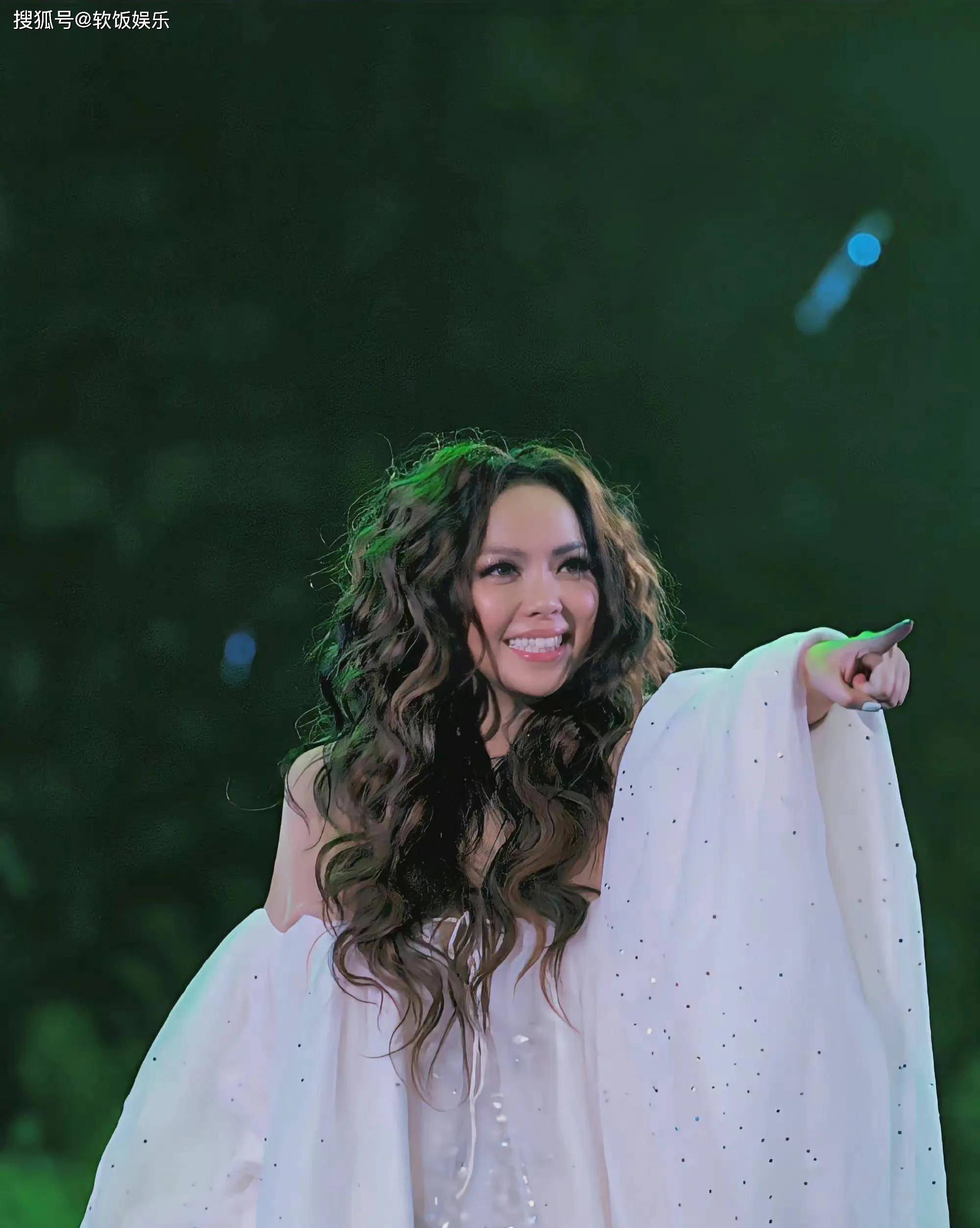 51岁张惠妹新加坡现场飙泪!