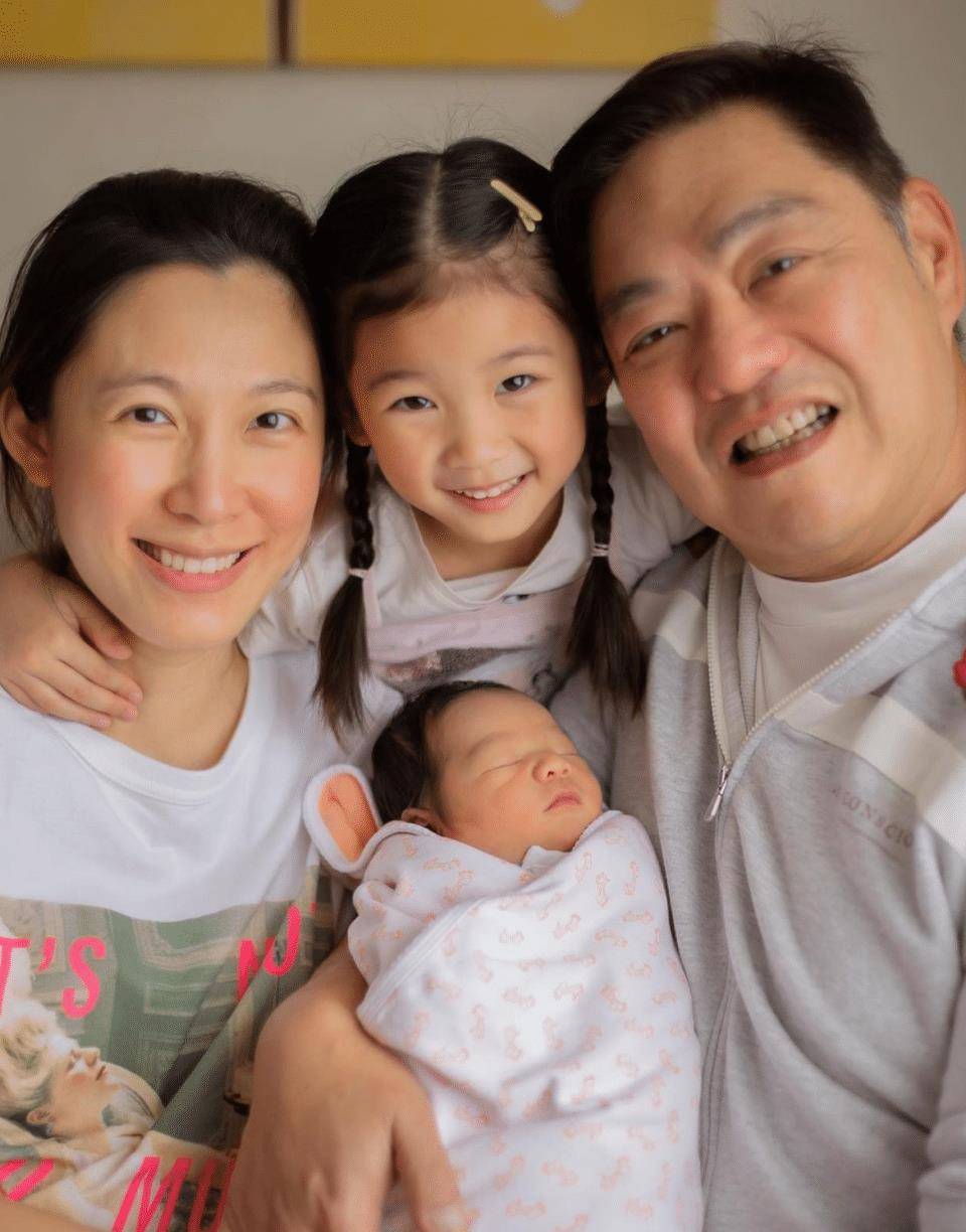 杨卓娜拿亲自种的有机蔬菜探望坐月子的百亿阔太李美慧_丈夫_继子