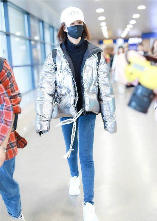 真正聪明的女人,穿羽绒服都不会配黑裤子,看杨紫就知道了_黑色_爱美