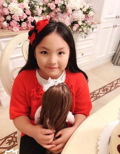 李湘女儿王诗龄近日被曝出:体重创新高,身高已经不输妈妈_李想_王世玲