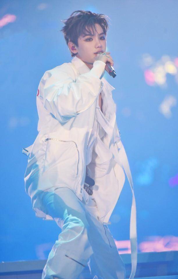 《npc》团体解散,用"离不开"画上句点,九人交一份个人成绩单_黄明昊