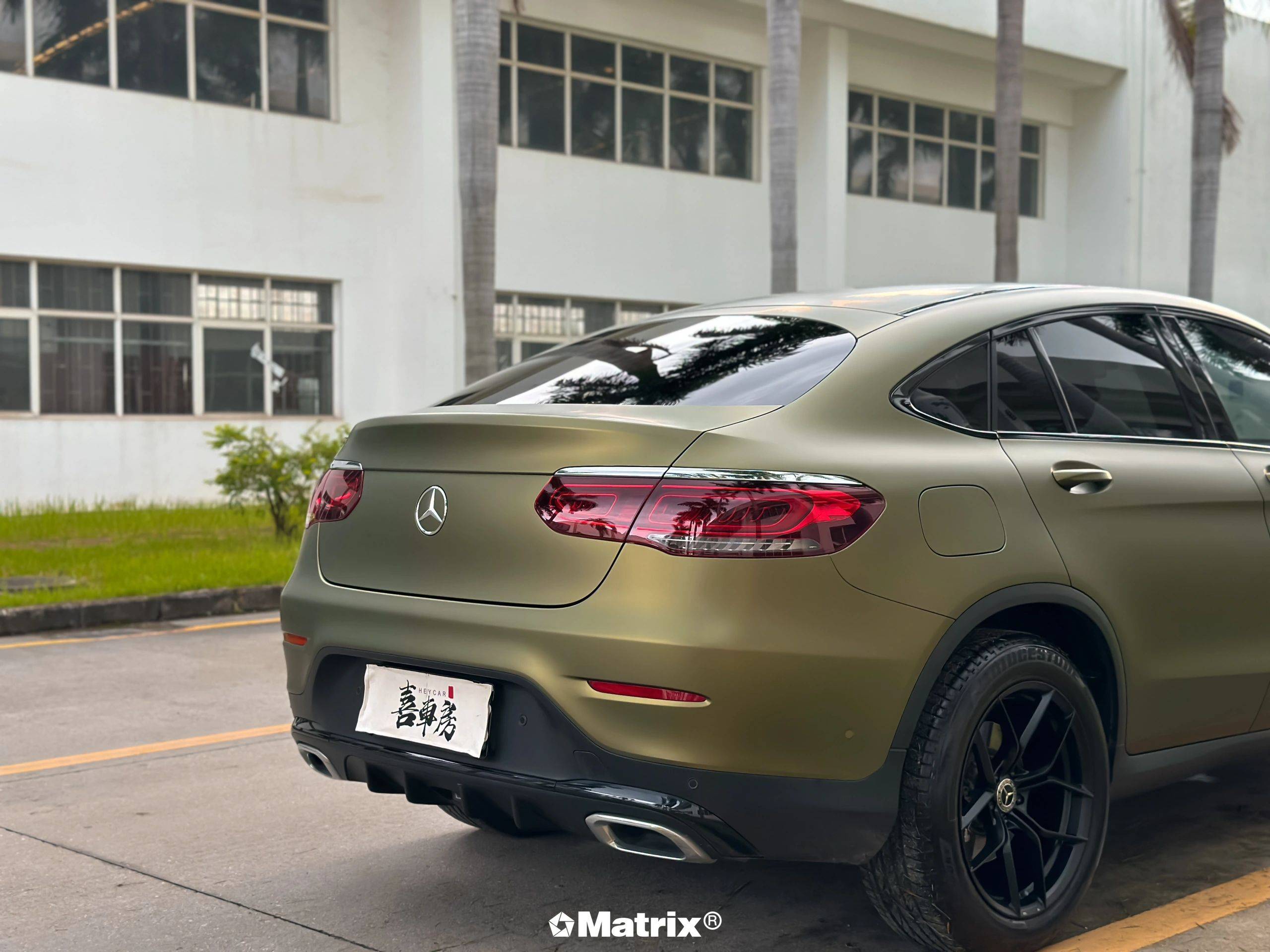 奔驰glc-matrix矩阵改色膜超哑闪电绿,多了一抹夏天的气息_搜狐汽车