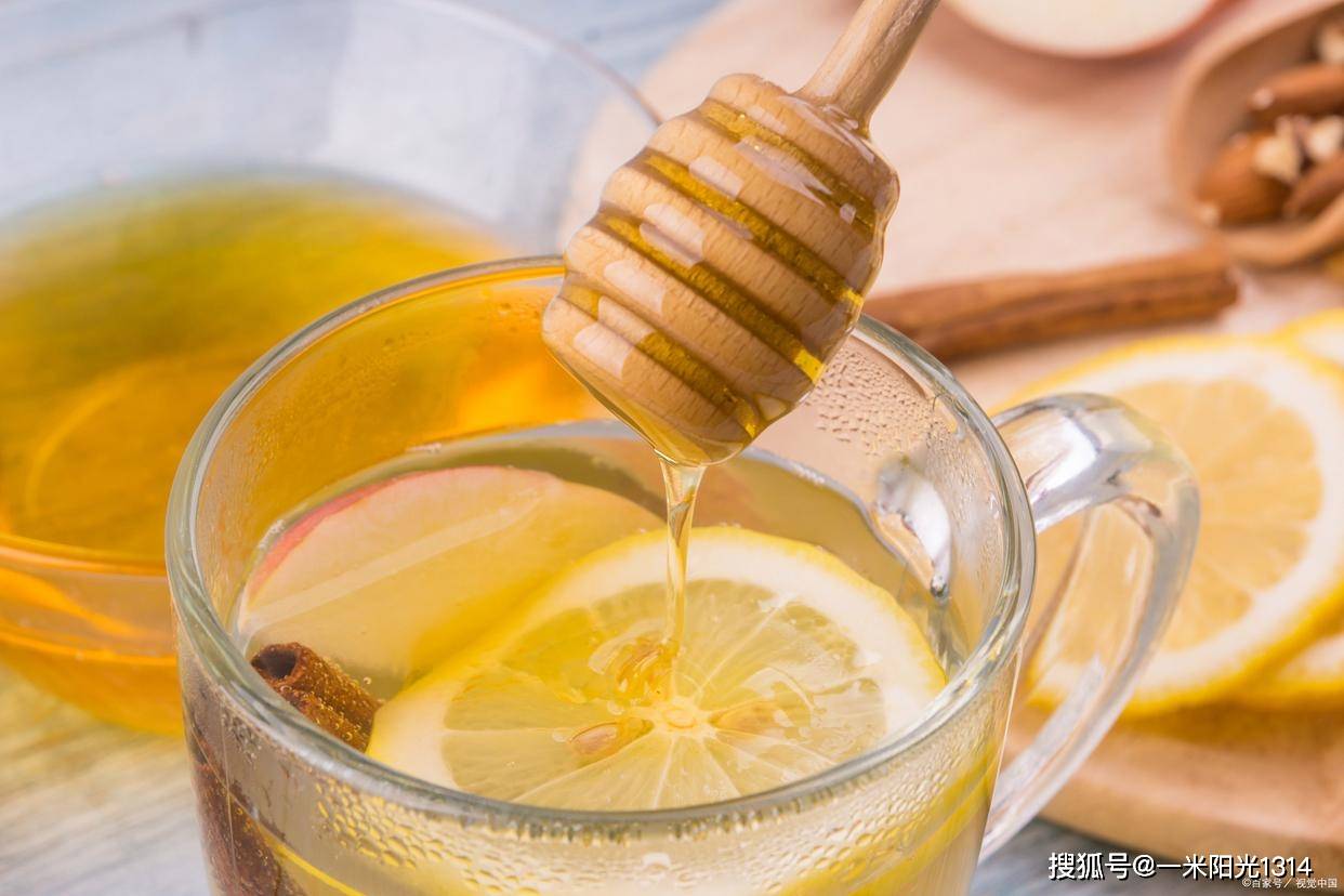蜂蜜水什么时候喝才好?每天有4个黄金时间