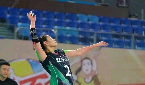 副攻角逐惨烈且特点鲜明,颜妮接班人浮出水面?