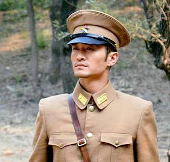 《战火连天》里的骆平;《倚天屠龙记》里的冷谦;《锦绣南歌》里的谢灏