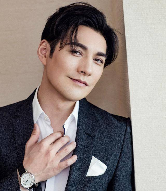 本以为严屹宽的正脸照就很好看了,直到看到他的侧脸,太撩了_网友_古装
