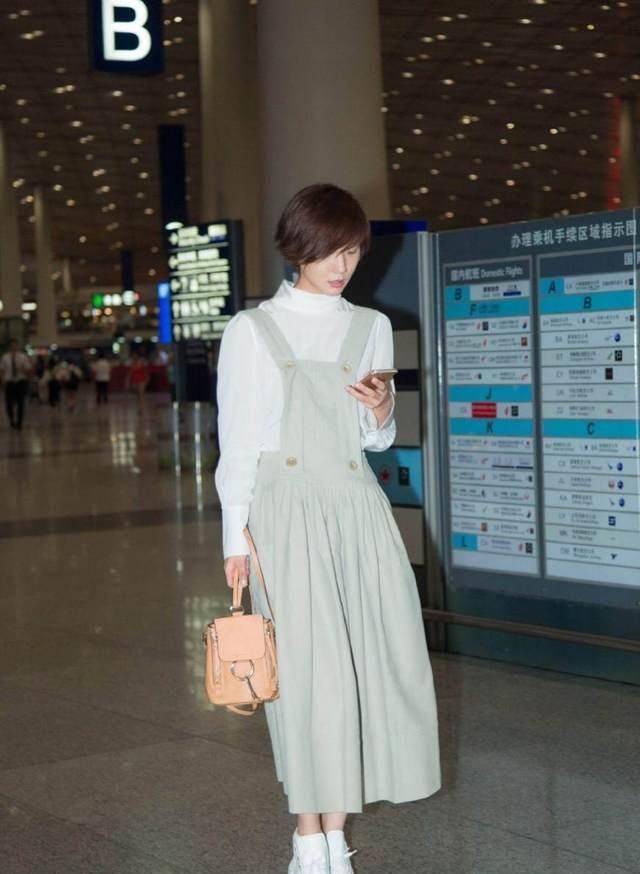 背带裙还能这么穿,范儿好的不是一点半点,王珞丹这样穿忒迷人_气息