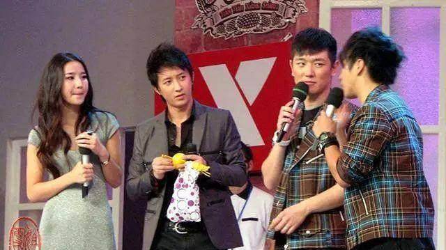 婚礼上闹柳岩的事件……可是孙乐作为经纪人从来都没有想过为韩庚公关