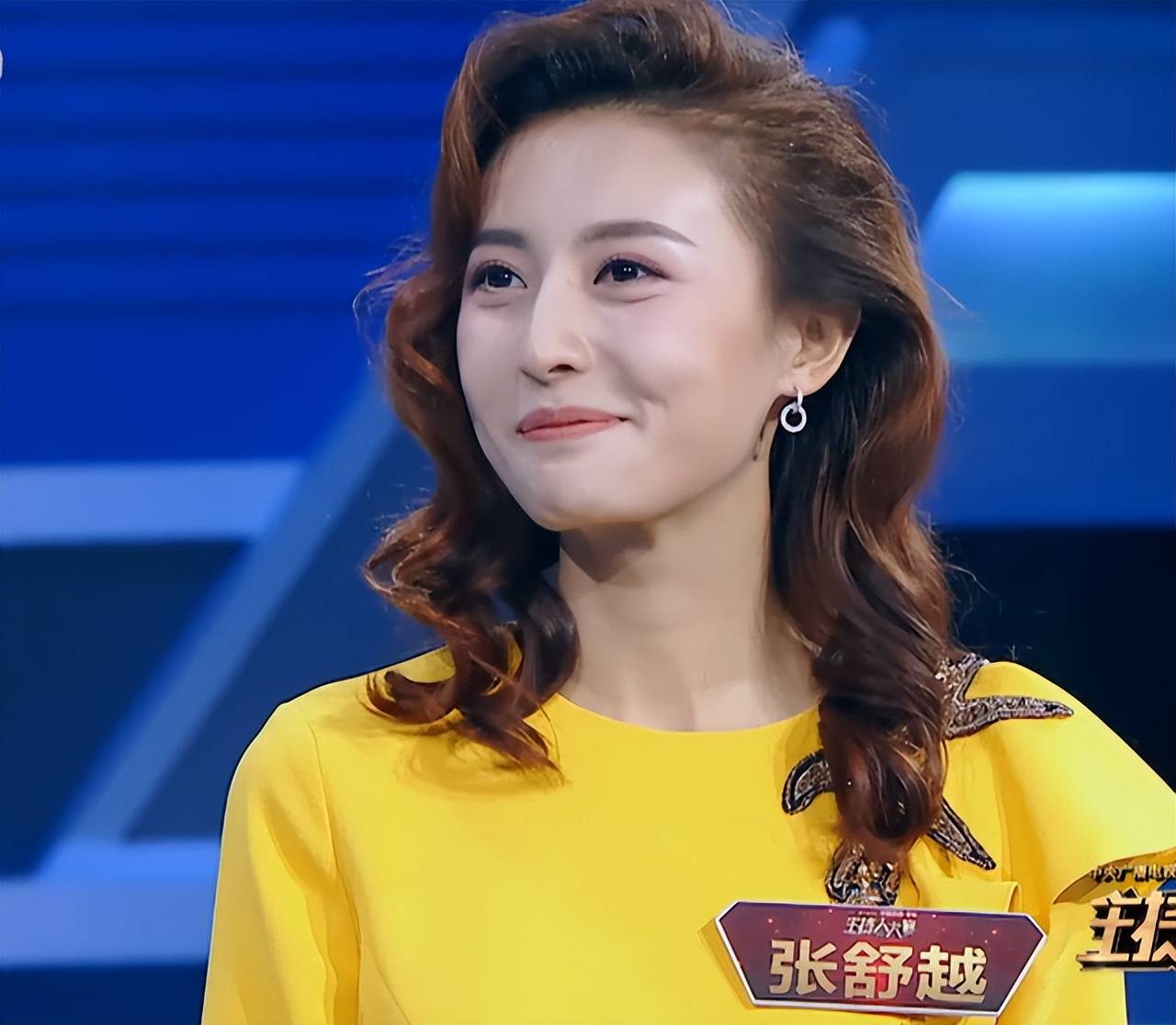 张舒越:从哈尔滨走出的央视美女主持人,男友在雾中迷路了_机会_实践