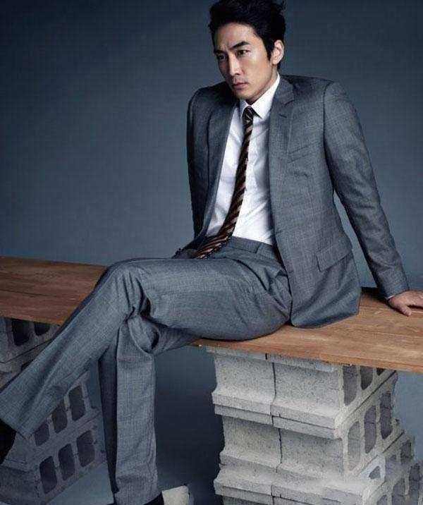 胡歌宋承宪同穿西装帅气撩人如果你是刘亦菲你选谁_男人_表情_男士