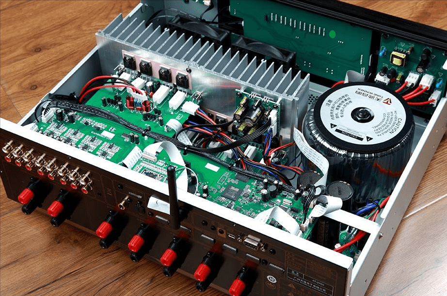 超实力国产功放,用料高级:5千就能体验全景声,超值!_解码_处理_音频