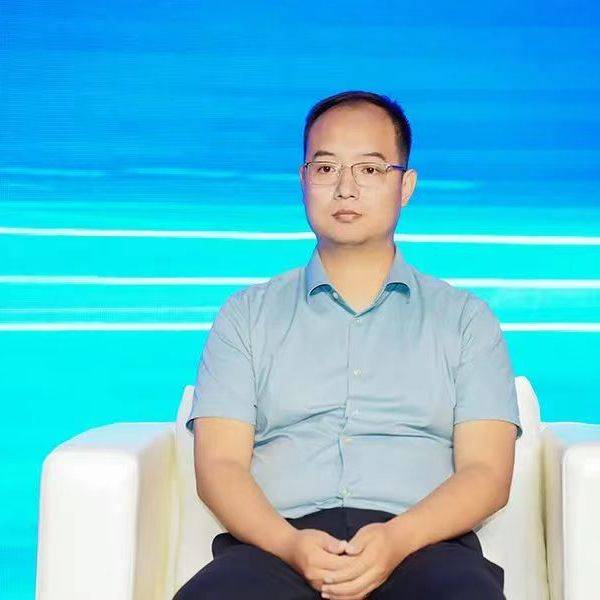 优秀科技成果项目路演2由三台县委常委,县政府副县长陈玉芳主持,河北