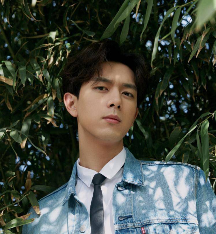 李现晒照自曝近况,再度露面变化有点大,可好心情却全写在了脸上_照片