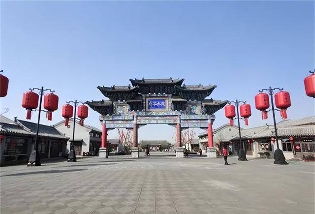 2019年乔家大院摘牌：一夜之间，1050平店面被腾退，服务员大换血