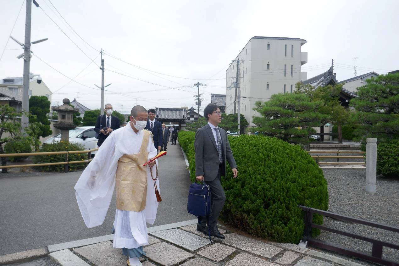 本因坊摆阵发源地京都寂光寺 纪念算砂逝世400年 井山完胜追回一分