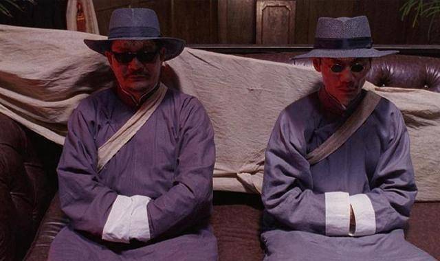 功夫:天残是瞎子,扭头用耳朵听;而地残是下意识的用眼睛找位置_墨镜