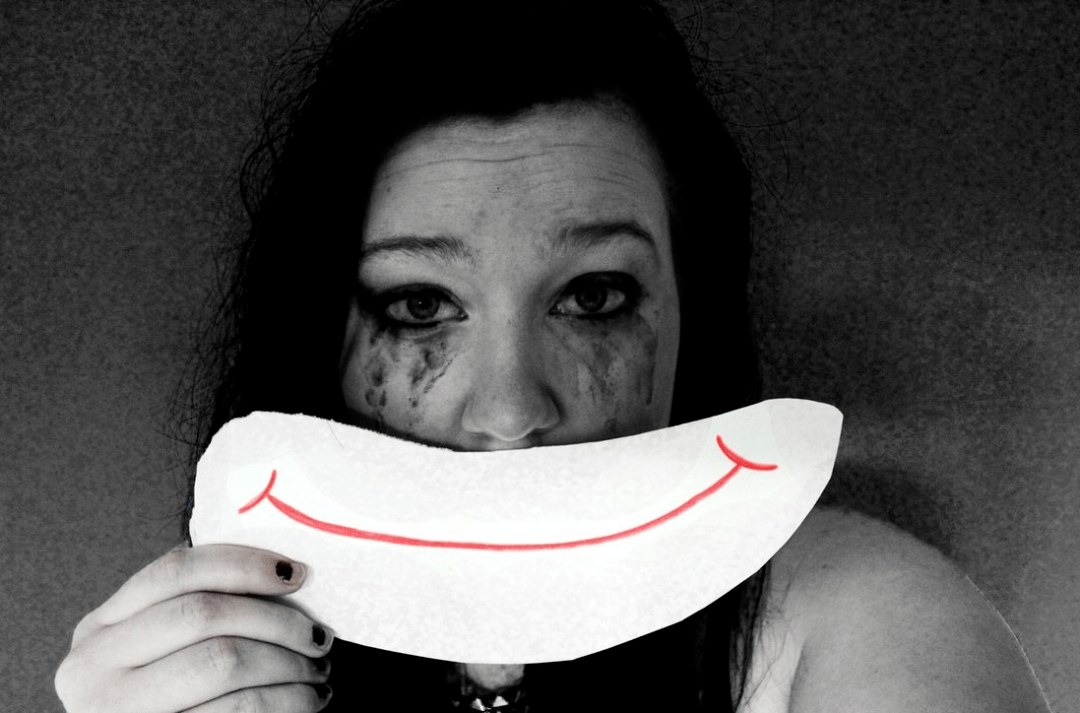 我在微笑,也在抑郁|警惕微笑抑郁症_患者_李玟_症状