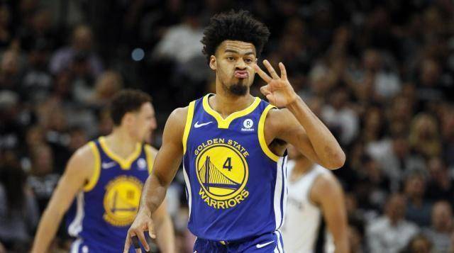 上赛季,库克为勇士常规赛出战74次其中10次先发,在场均14.