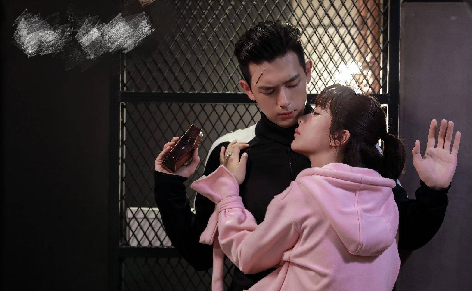 杨紫弃张一山"恋上"老同学?化身痴情迷妹,独得男神宠爱?