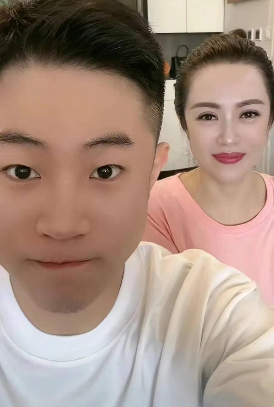 温美玲刘能各自为儿子举办婚礼,钱是女人维护尊严最好的武器