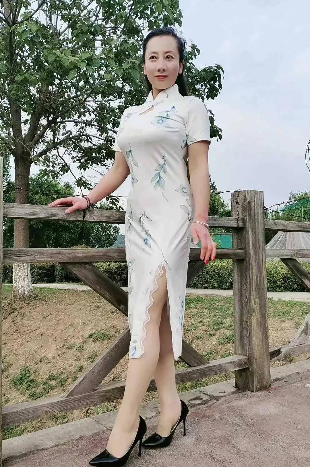 阿姨们都是"旗":优雅时尚的旗袍上阵,旗袍阿姨独特的魅力遇见了_传统