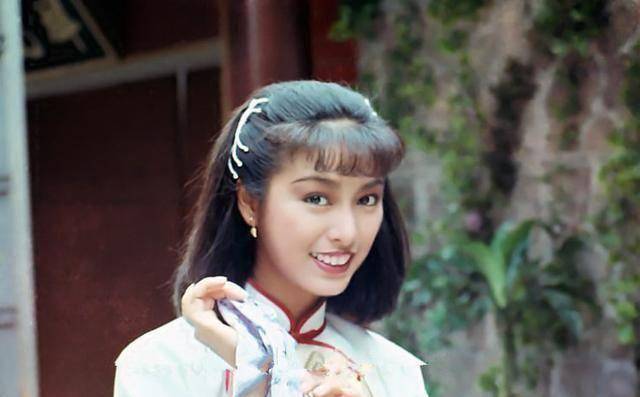 米雪是一代经典一代女神,年轻时的她美得很惊艳!_角色_香港_殷素素