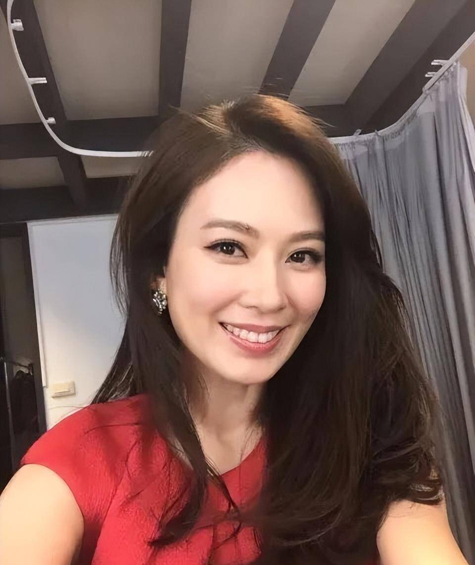 她硬到跟富豪老公离了婚,豪门贵妇,老娘不稀罕!_melody_婚姻_高知