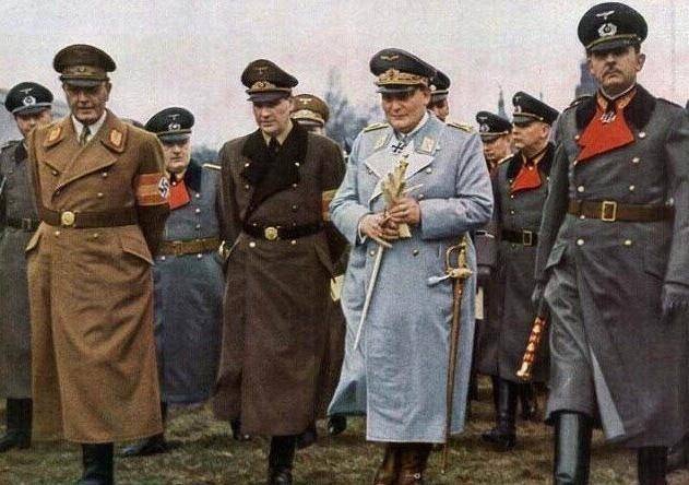 戈林对墨索里尼叫到:如果害怕英国人的军舰和飞机就用潜艇好了_齐亚诺