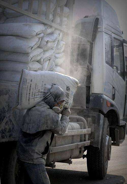 急招装卸工搬运工8000包吃住(急招装卸工包吃包住)_工作_货物_企业