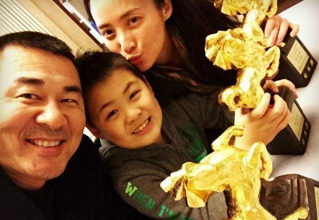 演了十几年大人物,却成圈内妻管严,如今妻子42岁还冒险生二胎_陈建斌