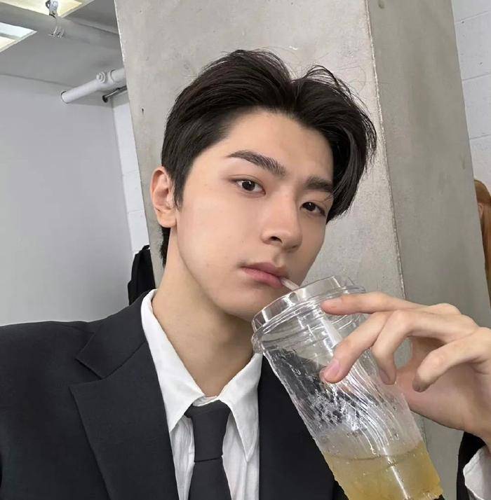 蔡徐坤,林一,汤唯,洪欣张丹峰,杨超越_女士_孩子_其他