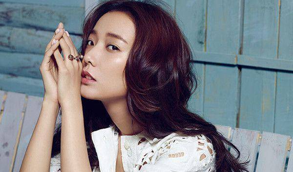 昔日的金鹰女神想退圈,没流量的她,还能撑多久?_王珞丹_青春_生活