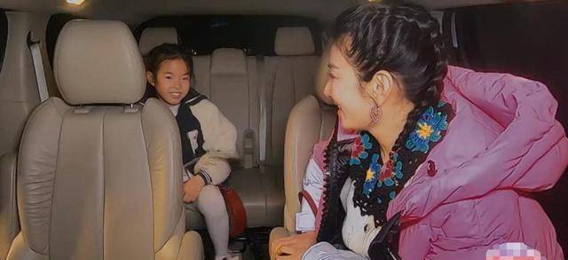 黄奕牵手崔伟,女儿疯狂给妈妈制造机会,渴望父爱略显心酸_时候_黄毅清