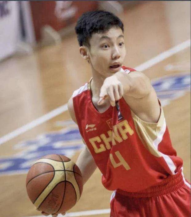 徐杰,难得少有灵气的控球后卫,一个新身高给人调侃的的徐中锋_篮球